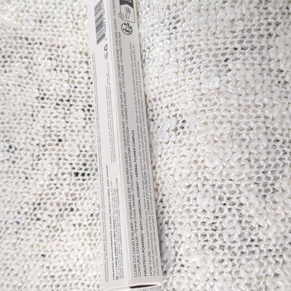 Haus Labs Optic Intensity Eco Eyeliner in Onyx, 1.3g/0.04oz - Picture 4 of 9